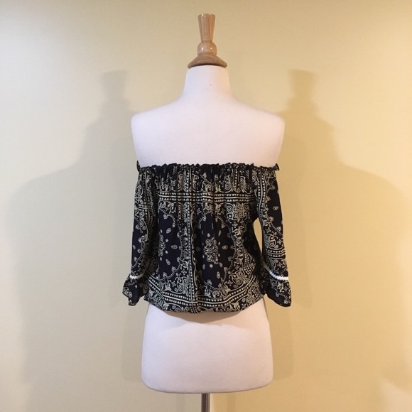 Off Shoulder Ruffle 3/4 Sleeve Blouse - Picture 6 of 6